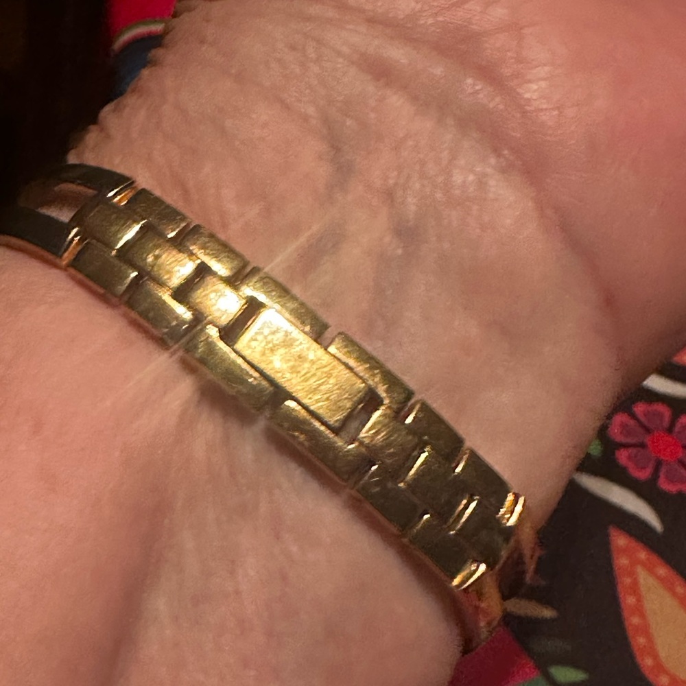 Movado Amorosa Women’s Gold Tone Watch - Picture 5 of 10